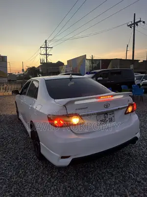 Toyota Corolla 2013 White