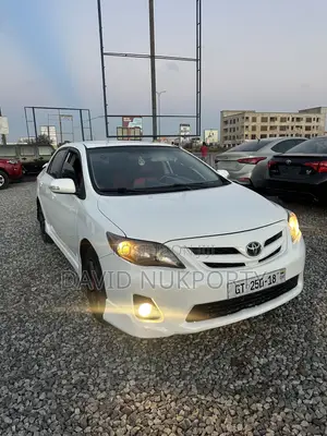 Toyota Corolla 2013 White