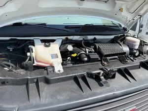 GMC Savana 2011 White