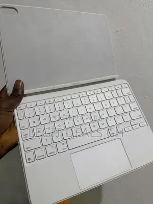 Apple Magic Keyboard Folio A16