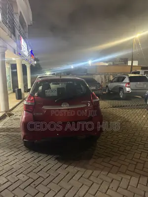Toyota Yaris L Hatchback 5dr 2018 Burgundy