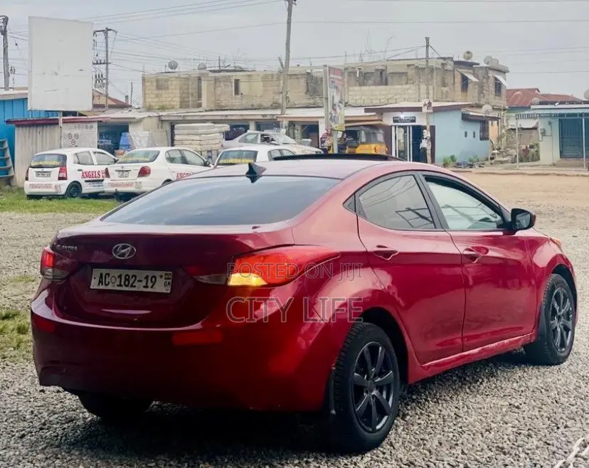 Hyundai Elantra 2013 Red
