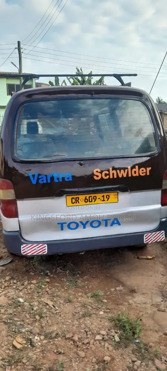Toyota HiAce 2012 Black