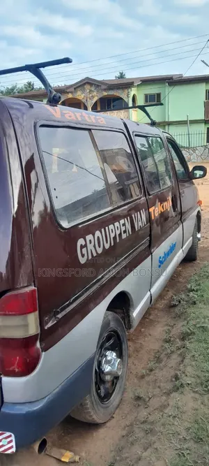 Toyota HiAce 2012 Black