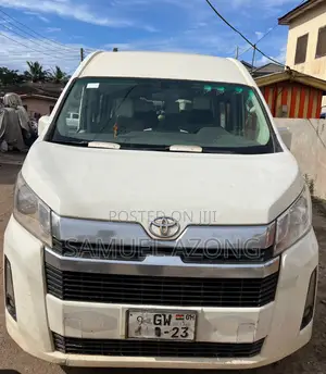 Toyota HiAce 2023 White
