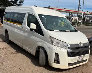 Toyota HiAce 2023 White