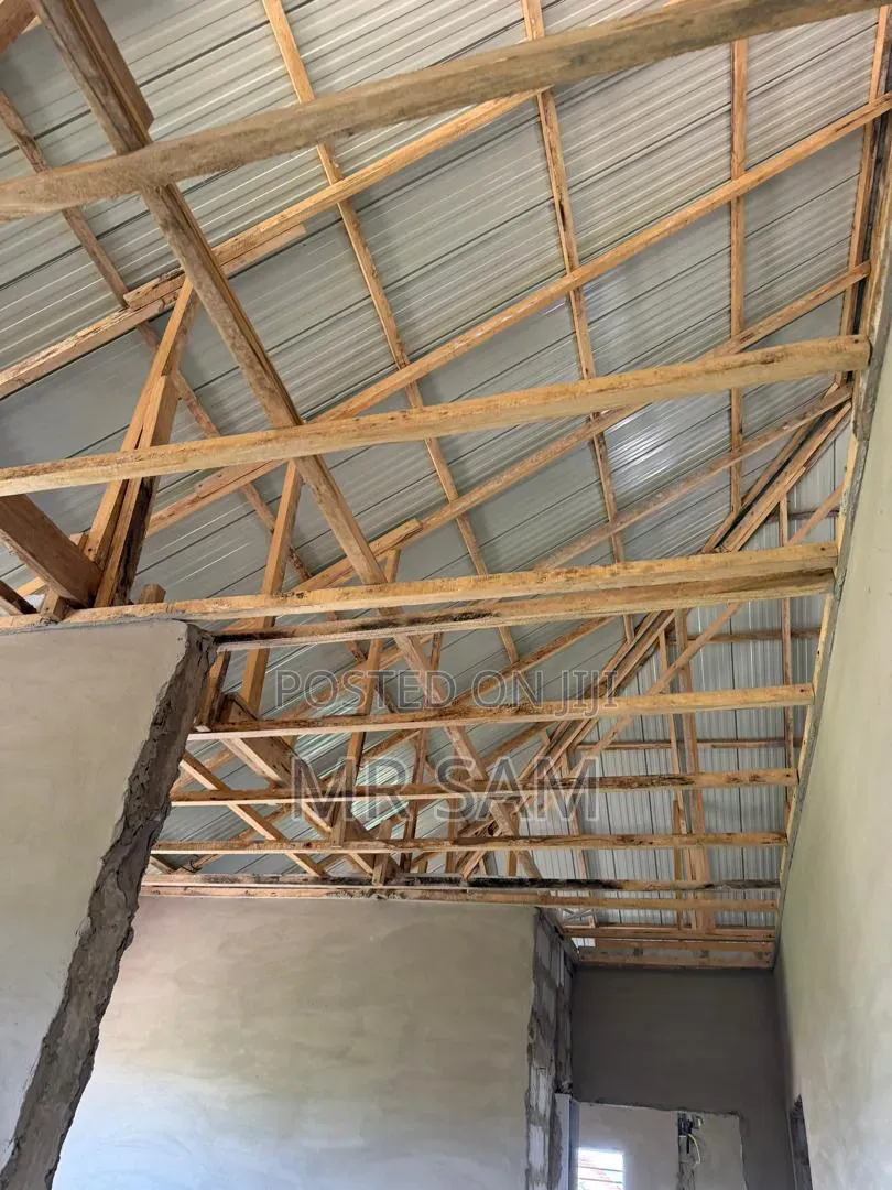 5bdrm House in Sam Properties, Amasaman for sale