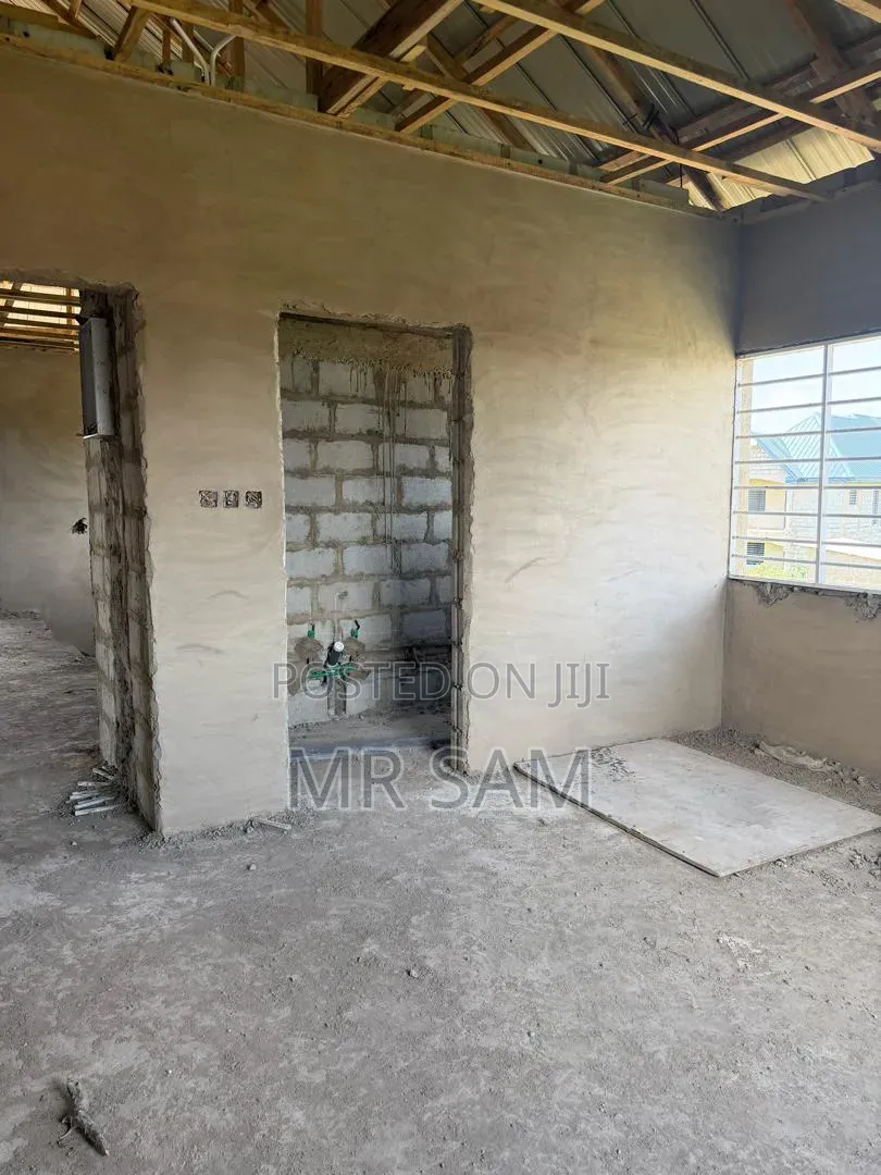 5bdrm House in Sam Properties, Amasaman for sale