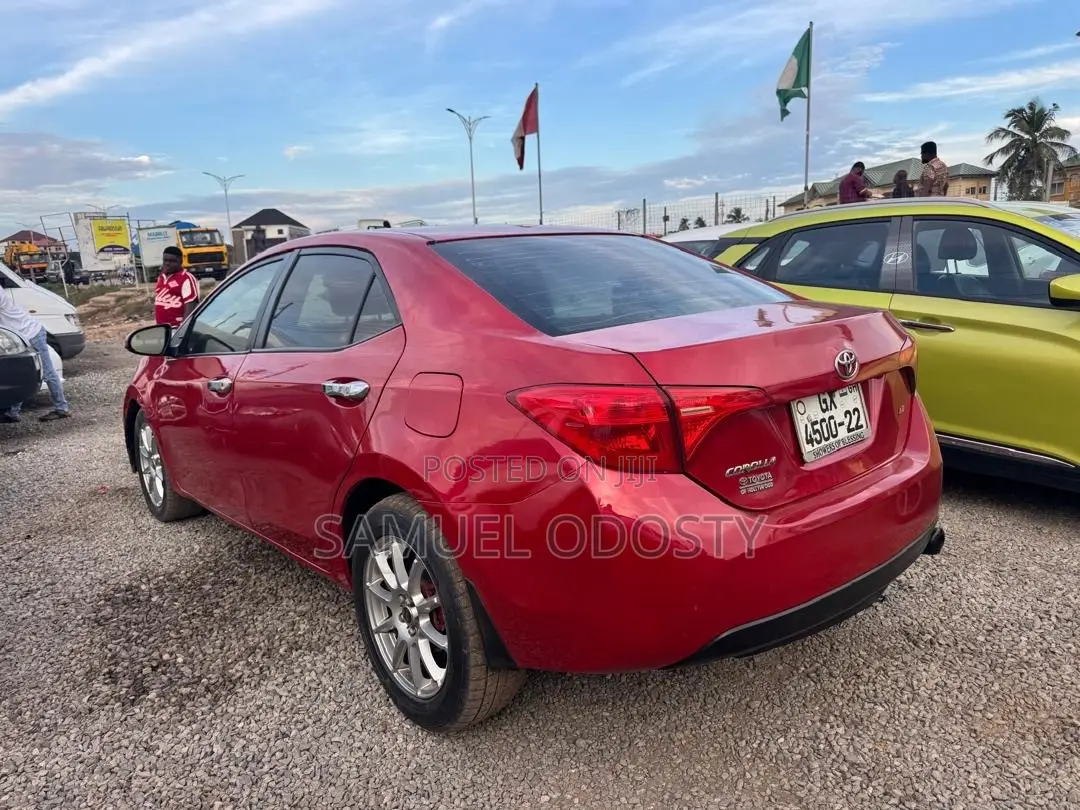 Toyota Corolla LE (1.8L 4cyl 2A) 2018 Red