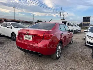 Toyota Corolla LE (1.8L 4cyl 2A) 2018 Red