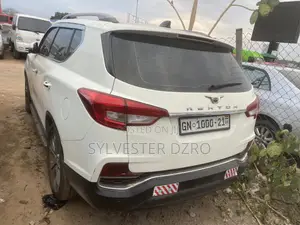 Car 2018 White