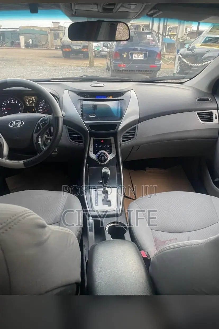 Hyundai Elantra 2013 Red