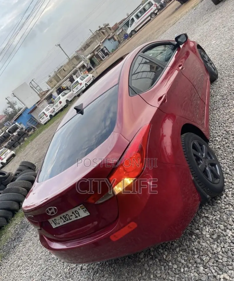 Hyundai Elantra 2013 Red