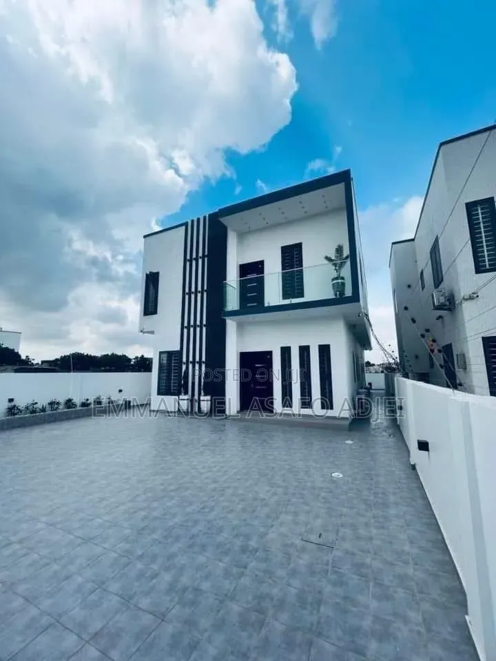 Furnished 5bdrm Apartment in Oblogo for sale