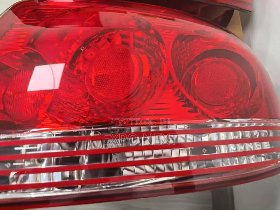 Hyundai Sonata 2003-2007 Halogen Tail Lights