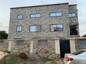 Chamber Hall /Single Self-Contained Available for Rent in Gbetsile