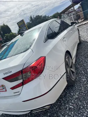 Honda Accord Touring 2018 White