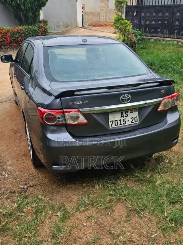 Toyota Corolla S 4dr Sedan (1.8L 4cyl 4A) 2012 Gray