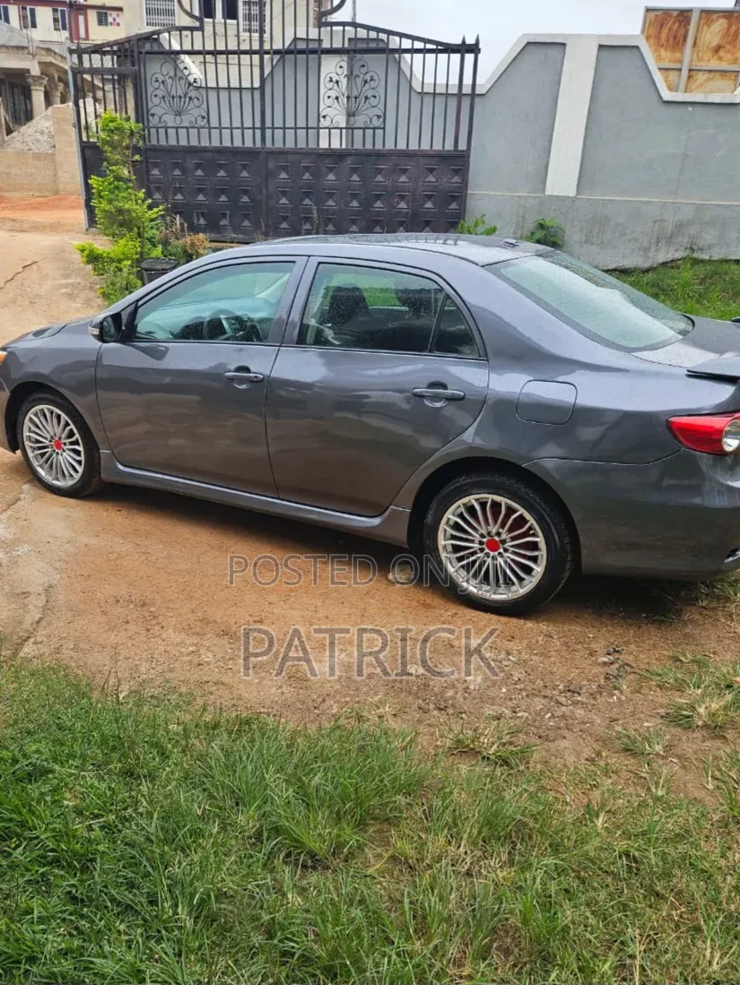 Toyota Corolla S 4dr Sedan (1.8L 4cyl 4A) 2012 Gray