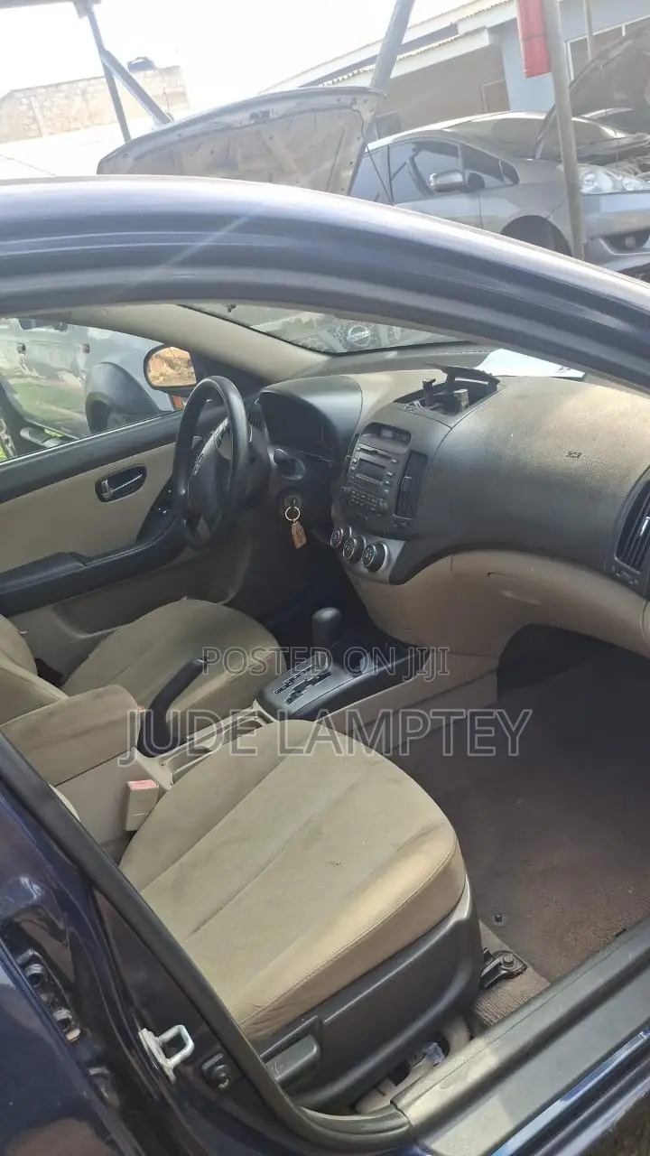 Hyundai Elantra 2010 Blue