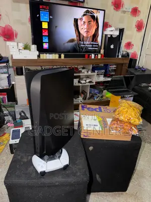 PS5 Standard in Midnight Black