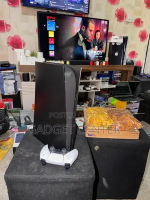 PS5 Standard in Midnight Black