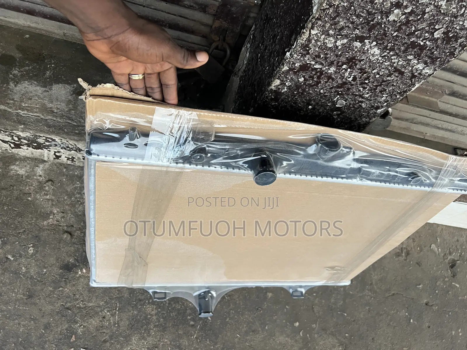 Nissan Rogue 2008 2009 2010 2011 2012 2013 Radiator (Water Tank)