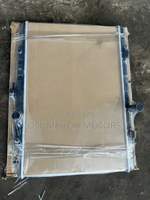 Nissan Rogue 2008 2009 2010 2011 2012 2013 Radiator (Water Tank)