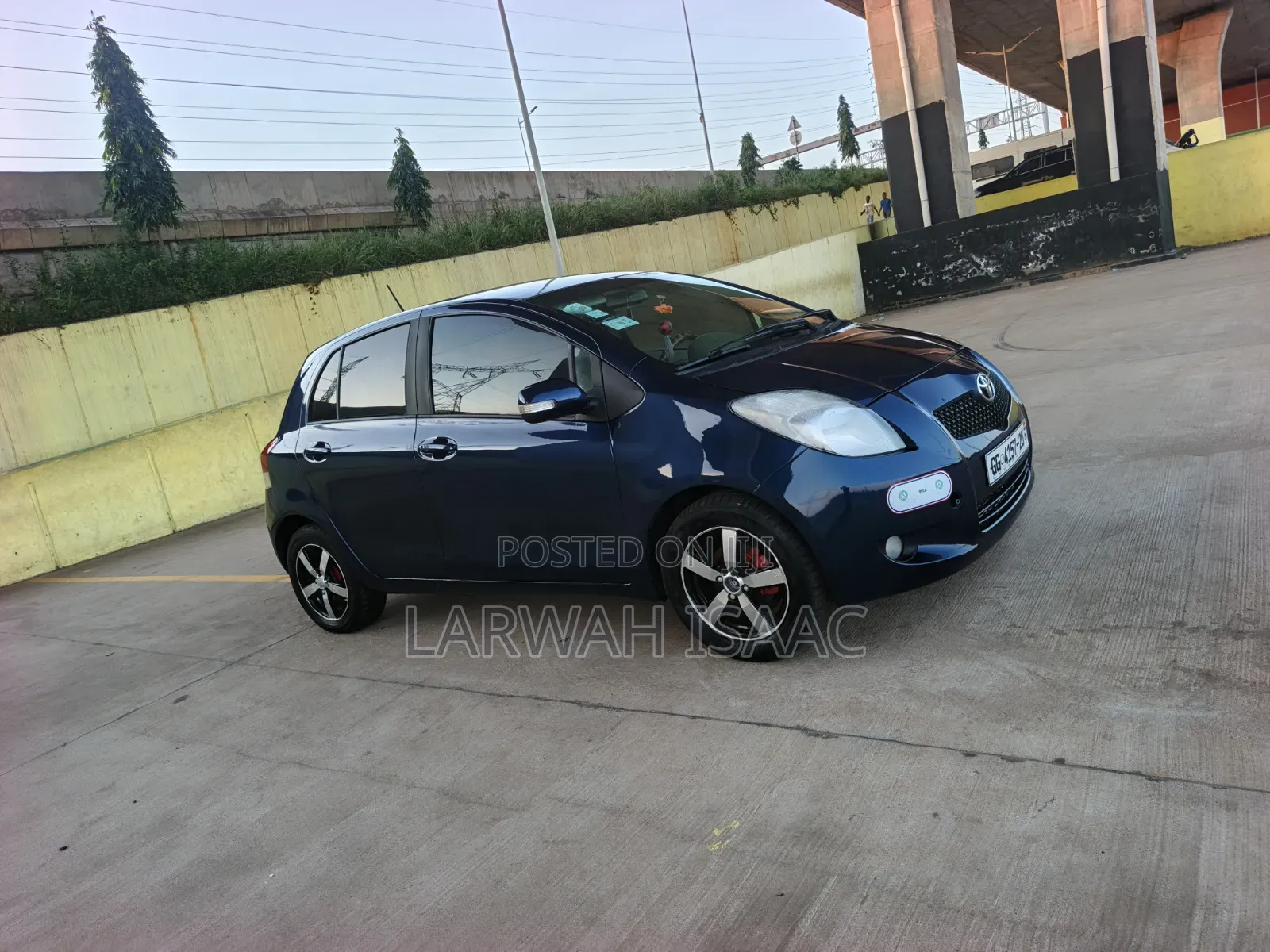 Toyota Vitz 1.5 FWD 5dr 2010 Blue