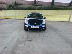 Toyota Vitz 1.5 FWD 5dr 2010 Blue