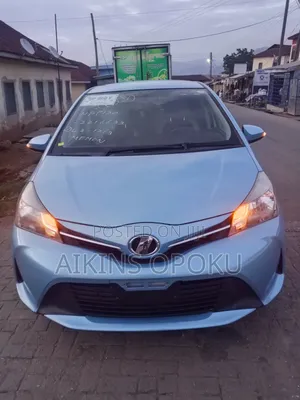 Toyota Vitz 1.3 FWD 5dr 2015 Blue