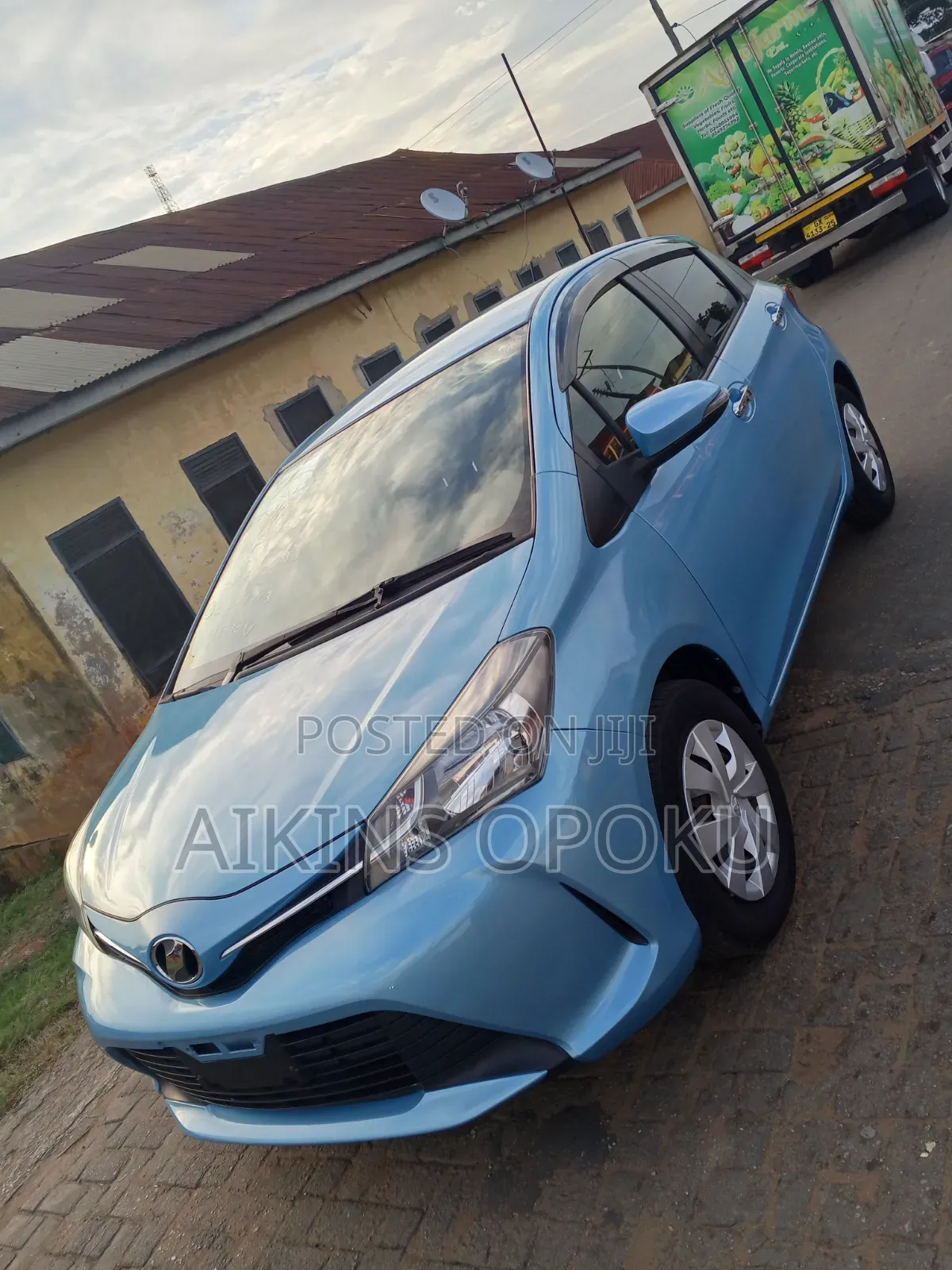 Toyota Vitz 1.3 FWD 5dr 2015 Blue