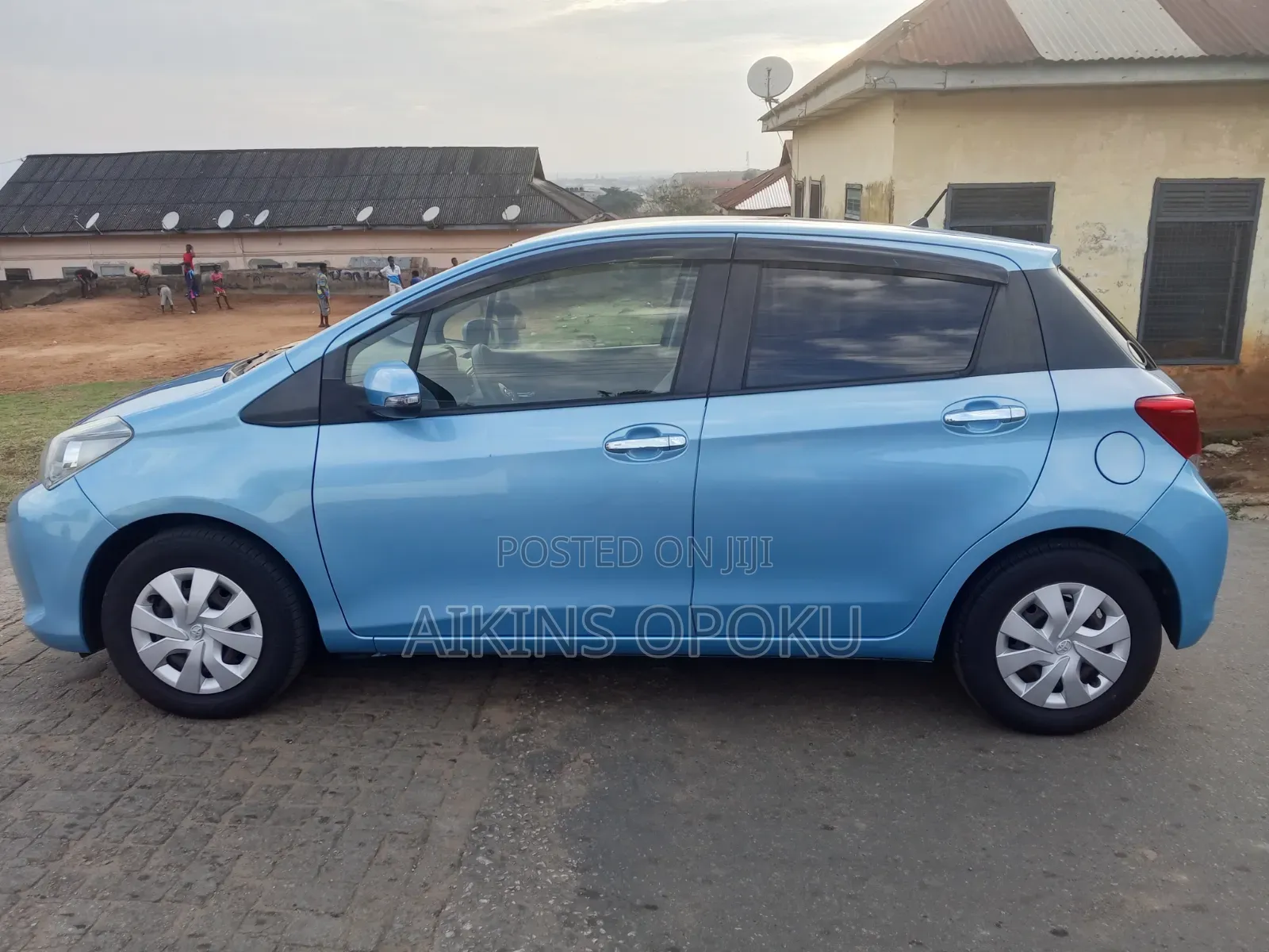 Toyota Vitz 1.3 FWD 5dr 2015 Blue