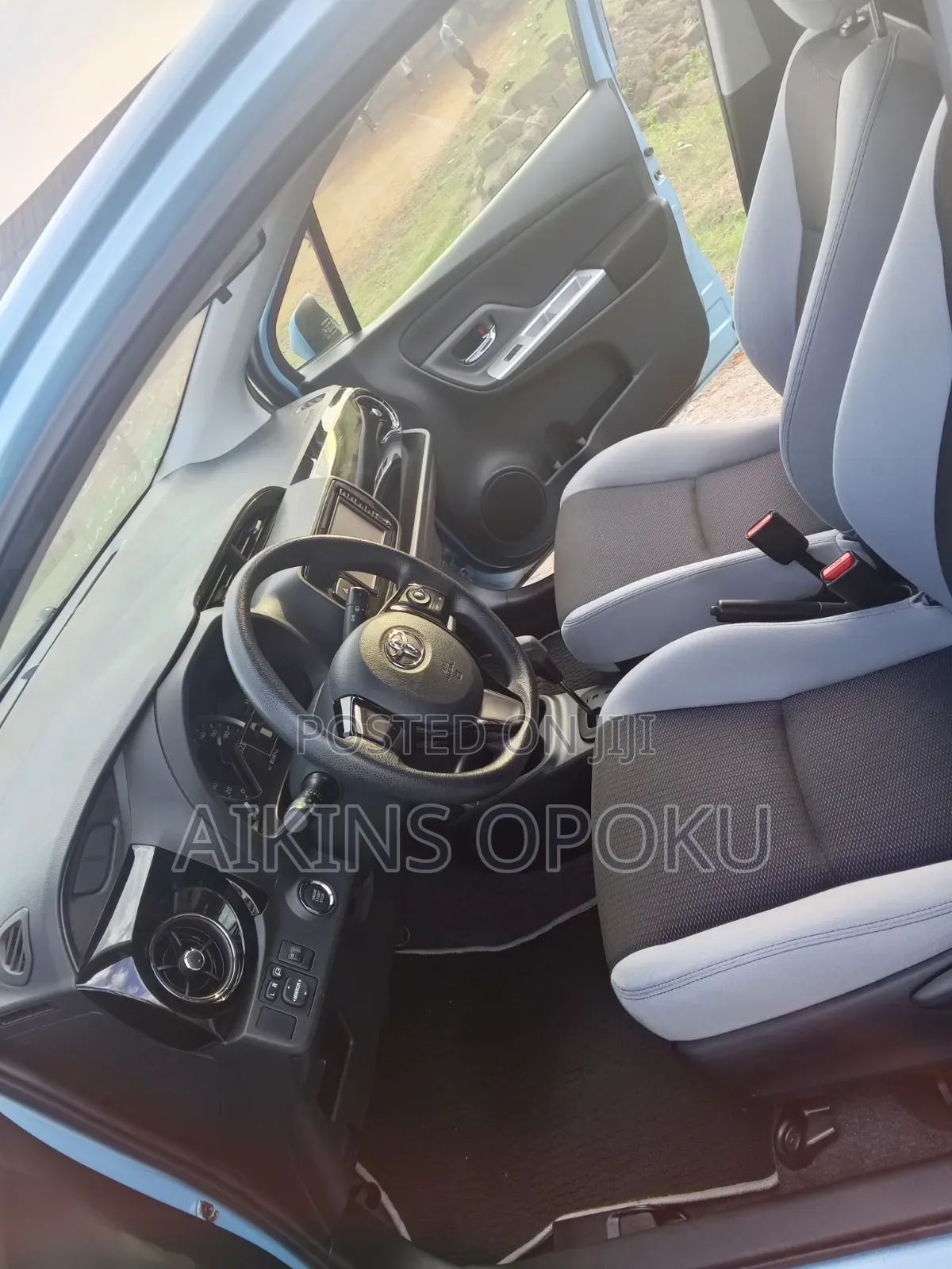 Toyota Vitz 1.3 FWD 5dr 2015 Blue