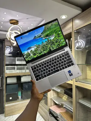 Laptop HP EliteBook 640 G9 16GB Intel Core i5 SSD 512GB