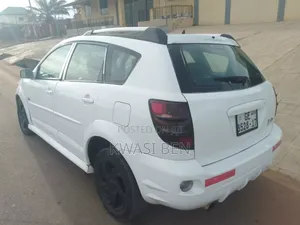 Pontiac Vibe 2006 White