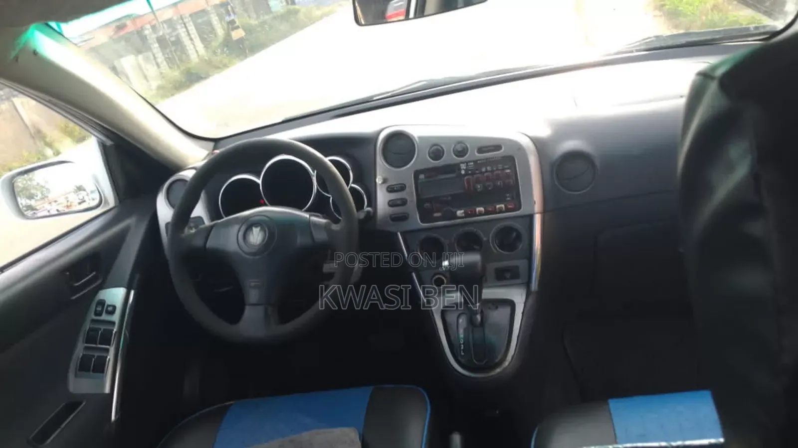 Pontiac Vibe 2006 White