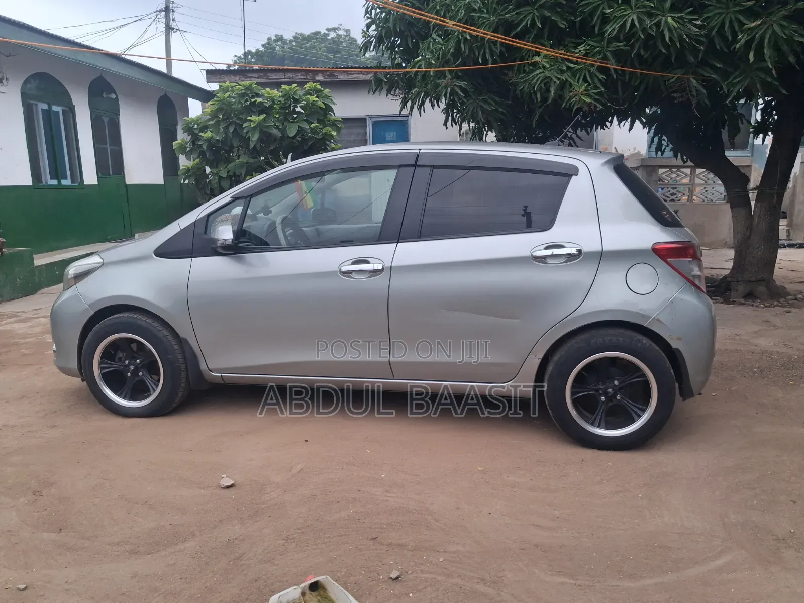 Toyota Vitz 2012 Gray