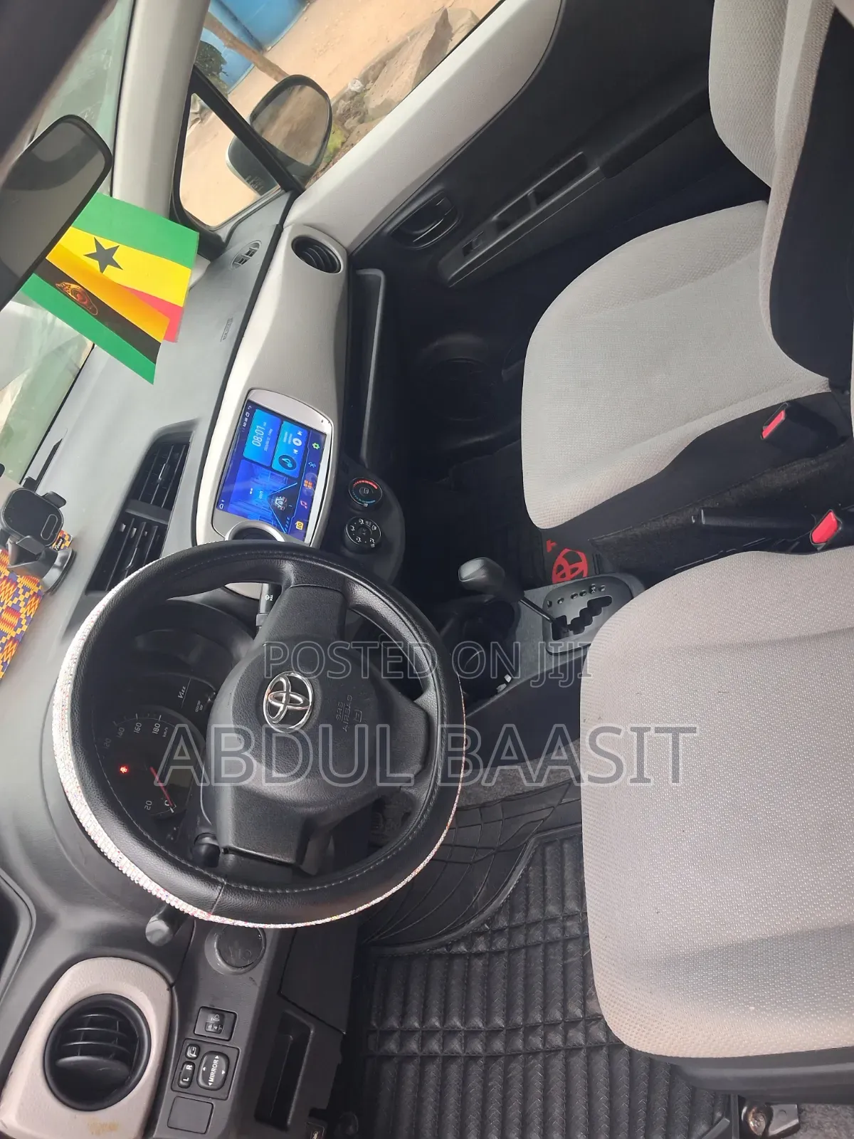 Toyota Vitz 2012 Gray