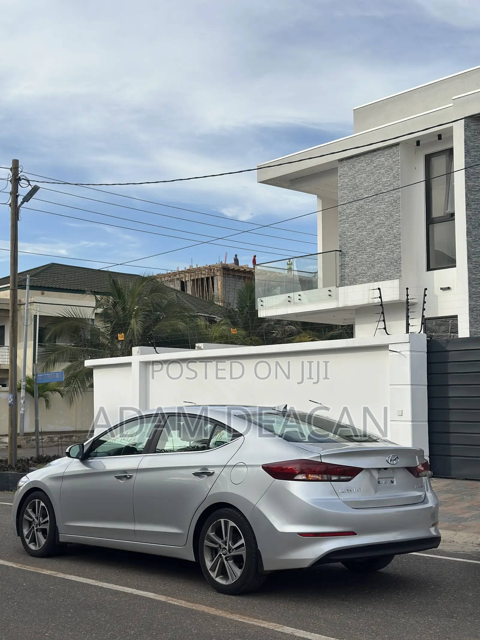 Hyundai Elantra Limited Sedan FWD (2.0L 4cyl 6A) 2017 Silver