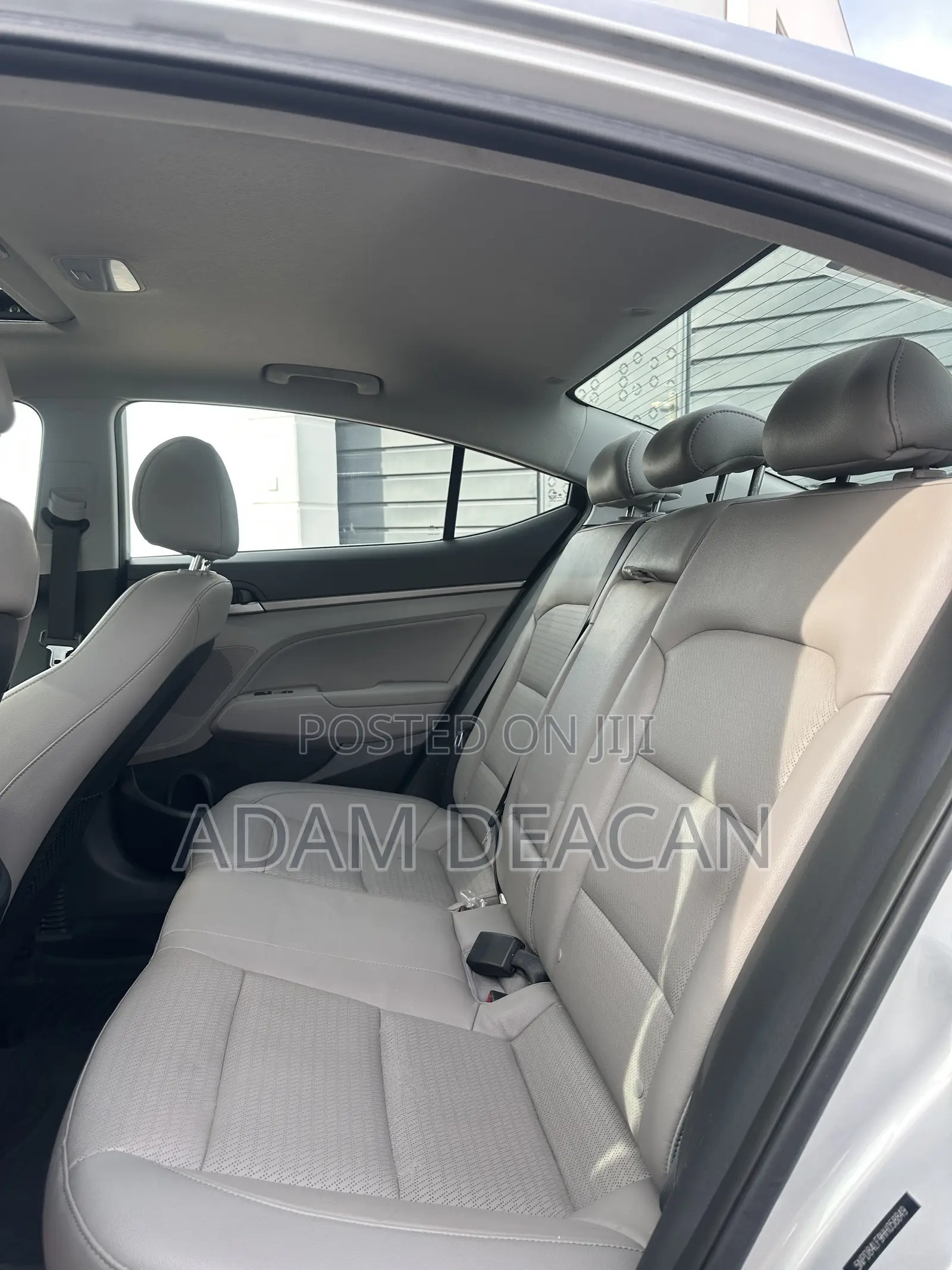 Hyundai Elantra Limited Sedan FWD (2.0L 4cyl 6A) 2017 Silver