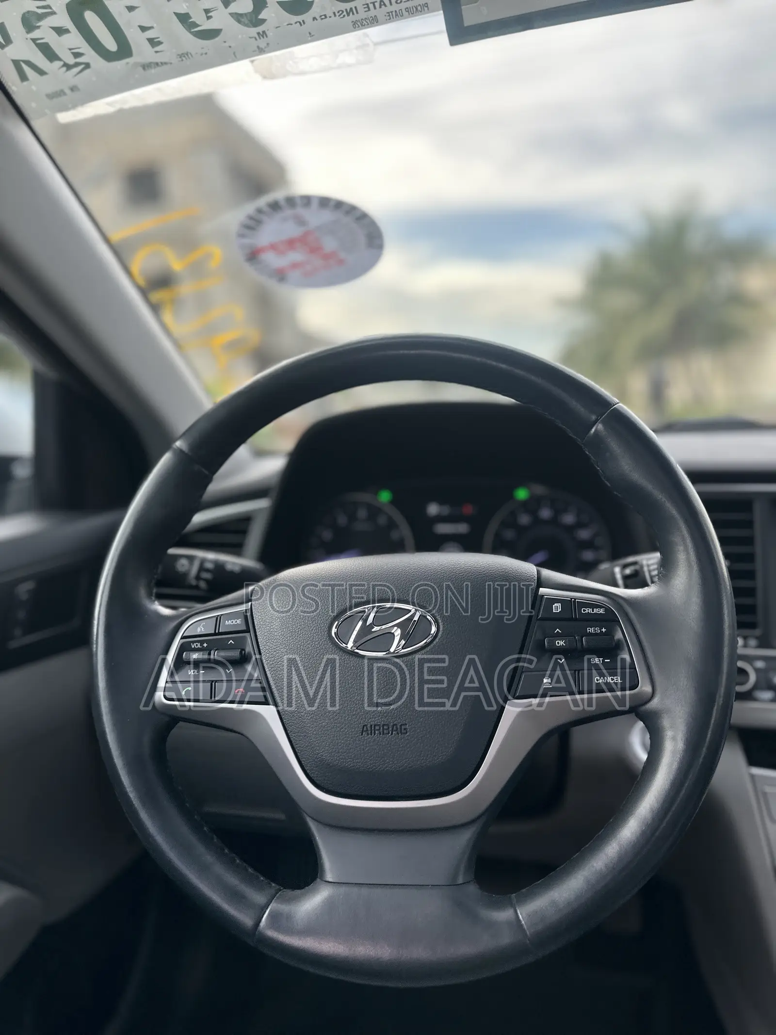 Hyundai Elantra Limited Sedan FWD (2.0L 4cyl 6A) 2017 Silver