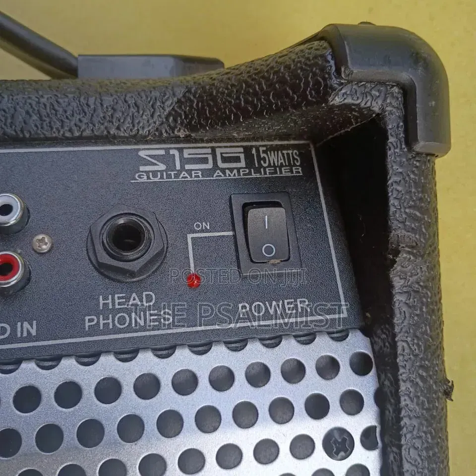 Gear4Music S156 15Watts Guitar Amplifier