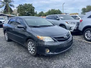 Toyota Corolla LE 4dr Sedan (1.8L 4cyl 4A) 2013 Gray