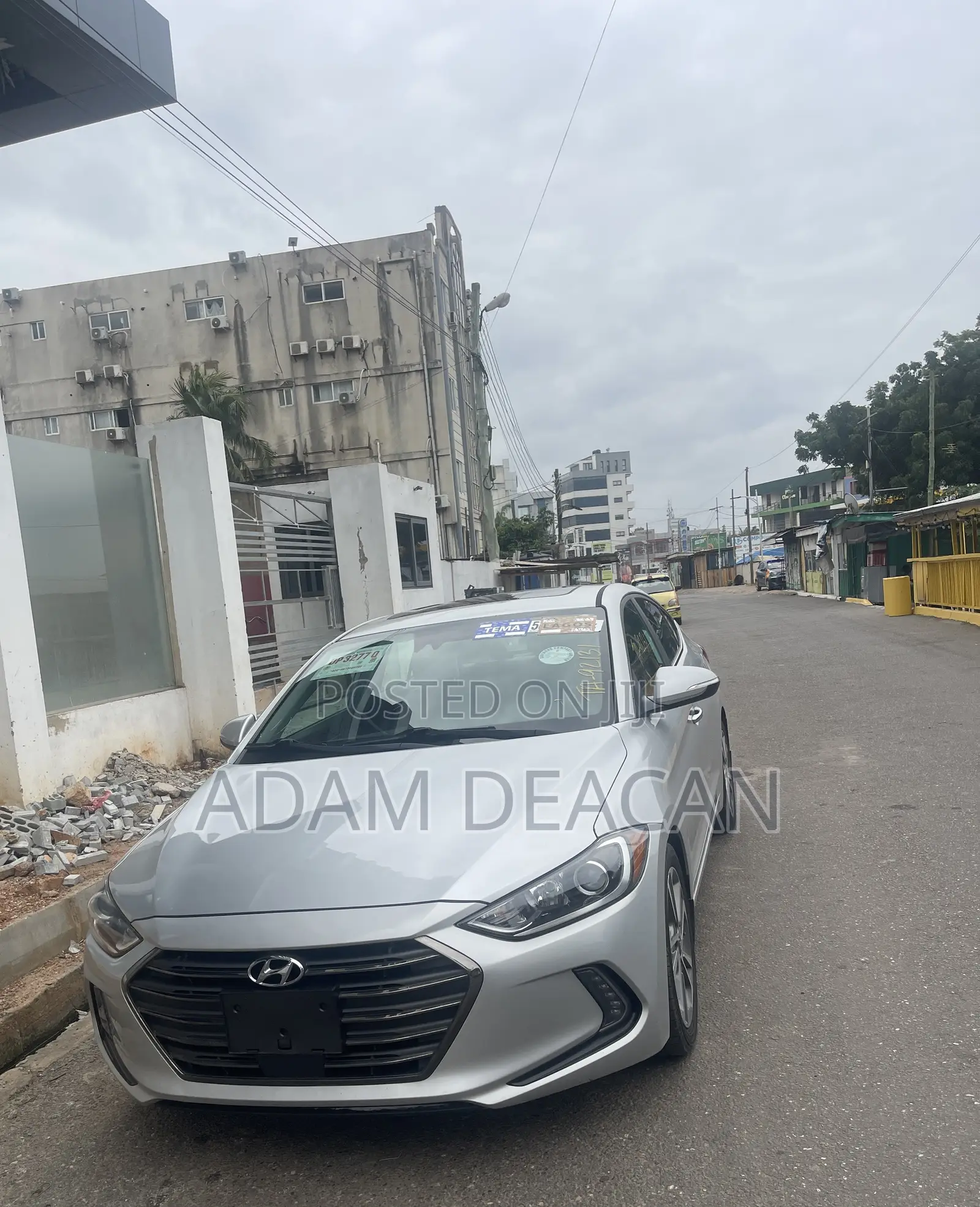 Hyundai Elantra Limited Sedan FWD (2.0L 4cyl 6A) 2017 Silver