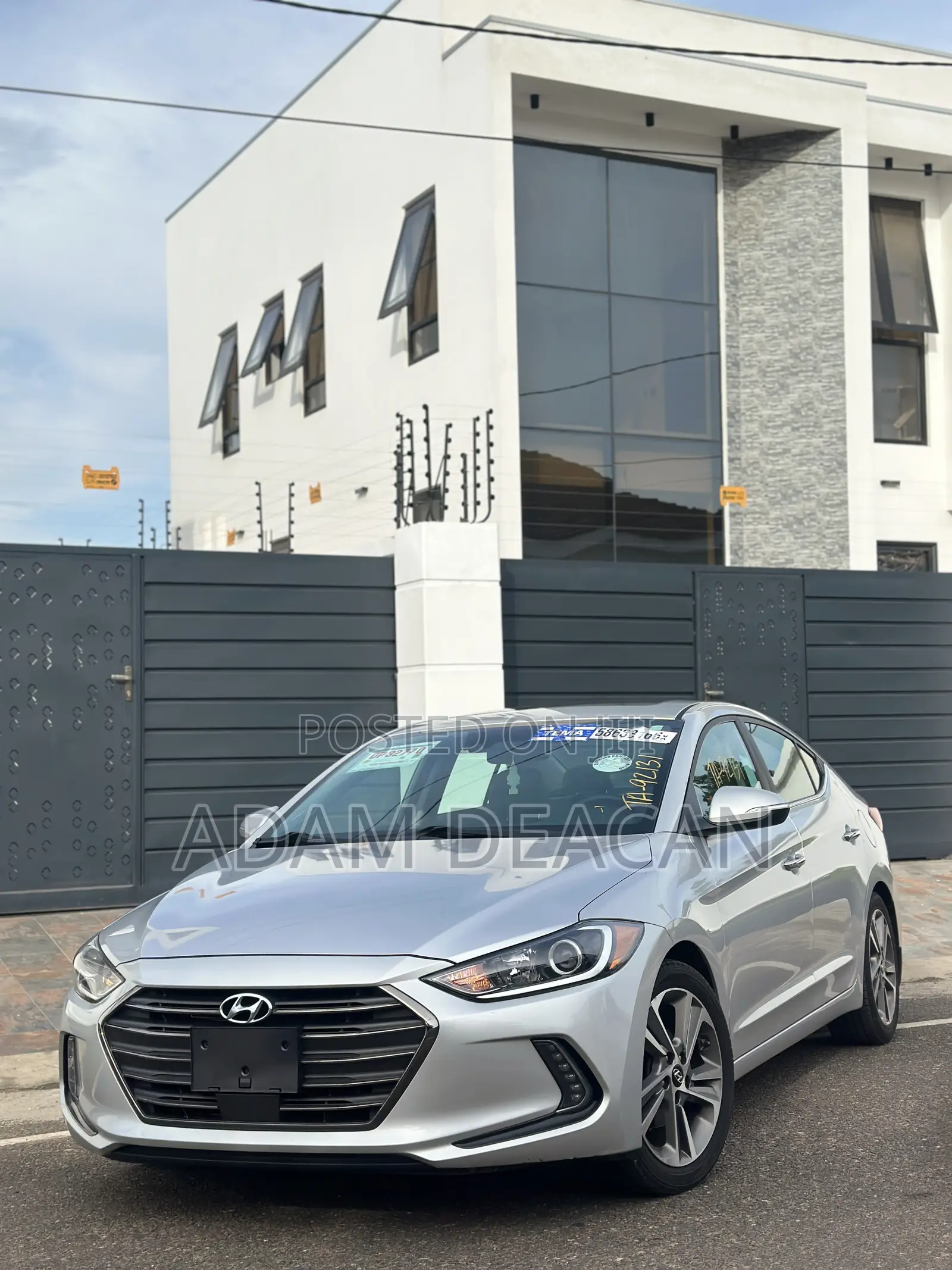 Hyundai Elantra Limited Sedan FWD (2.0L 4cyl 6A) 2017 Silver