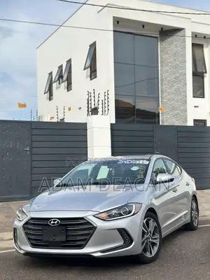Hyundai Elantra Limited Sedan FWD (2.0L 4cyl 6A) 2017 Silver