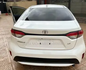 Toyota Corolla LE 2021 White