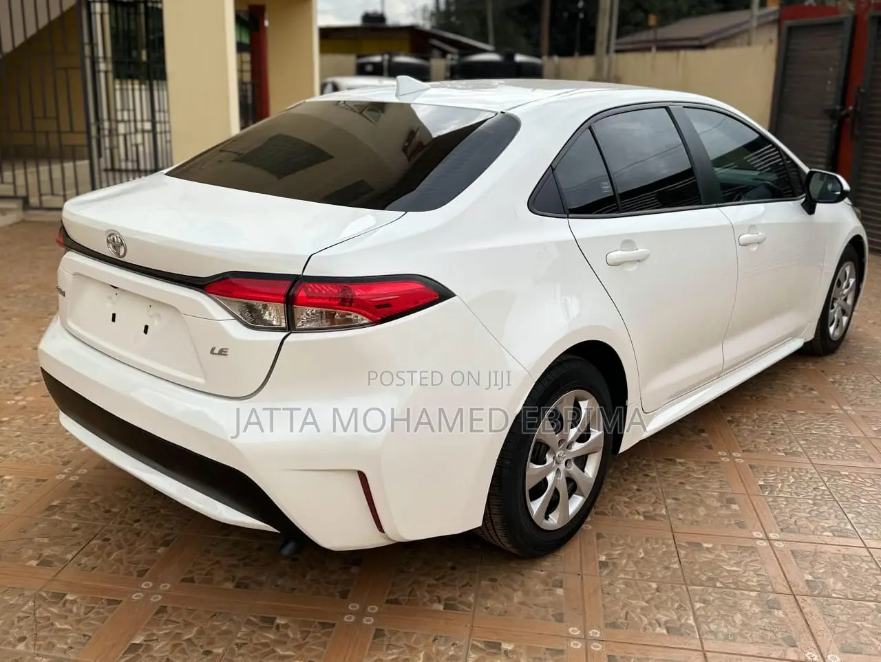 Toyota Corolla LE 2021 White