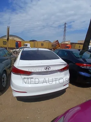 Hyundai Elantra 2017 White